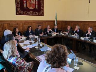 El Pleno de la Sala de Gobierno del TSJA se reúne con la Consejera de Justicia e Interior y vocales del CGPJ